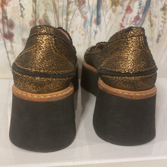 Vintage Sibyl Vane | Made in Argentina | Gold leather platform penny loafers - Picture 8 of 16